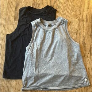 Vuori tank BUNDLE! size medium Heather gray and black